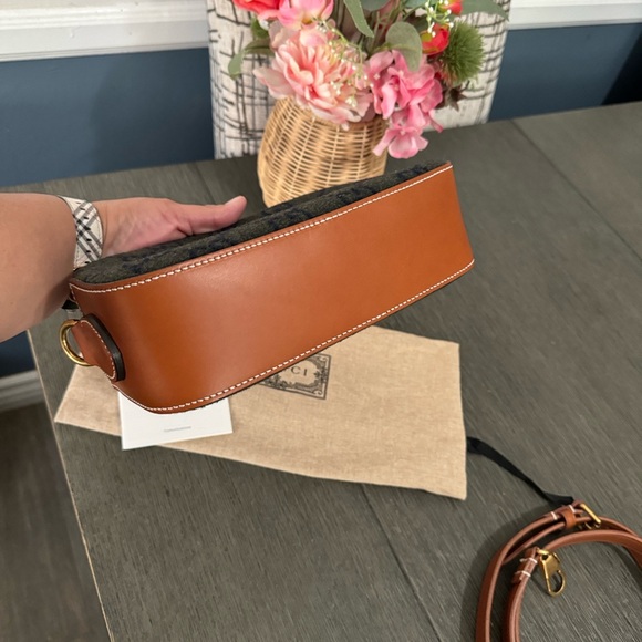 💯 Authentic RARE Gucci Off the Grid camera bag GG Wool and tan leather - Picture 8 of 11